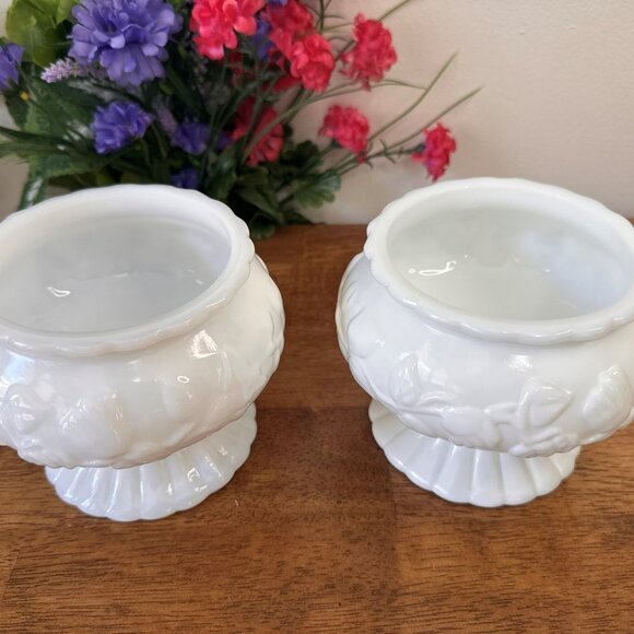 Vintage Milk Glass Planters Set of 2 Pedestal Floral Vases Wedding Centerpiece - Picture 3 of 5